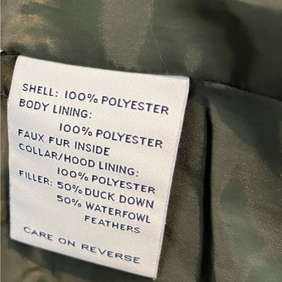 G. H. Bass & Co. women’s medium olive down coat with detachable hood - Picture 5 of 9